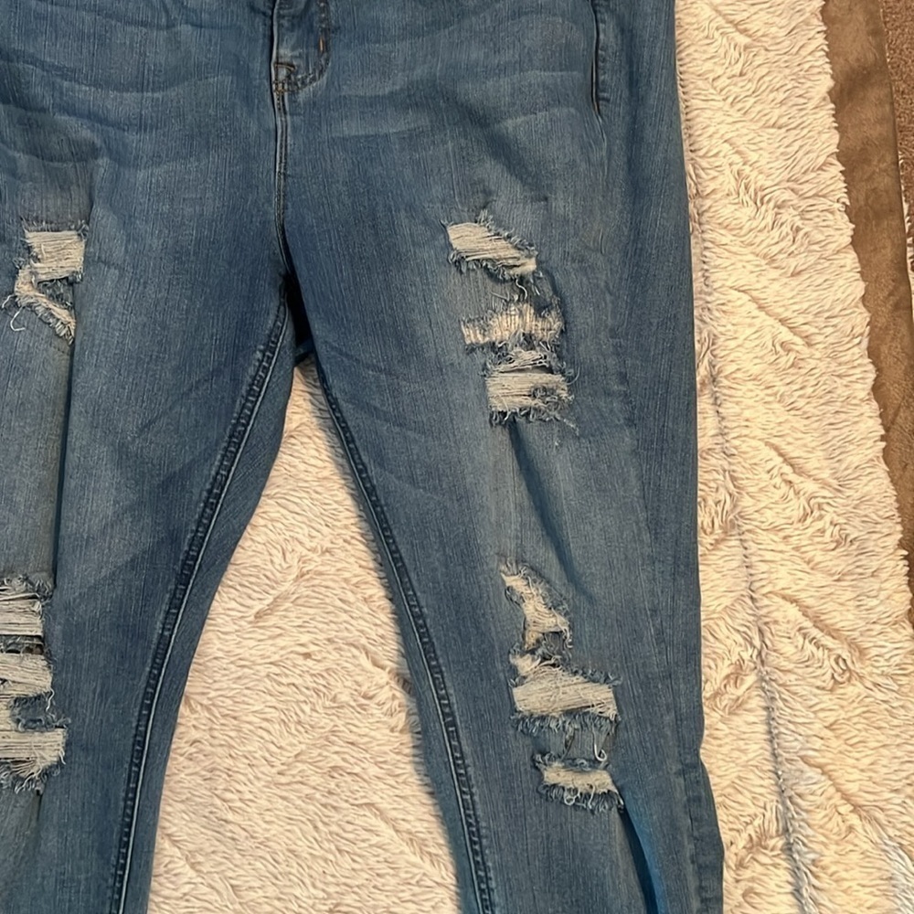 Torrid Ripped Jeans Size 20S - Picture 2 of 6